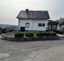 Modernisiertes Einfamilienhaus - 1.300,00 EUR Kaltmiete, ca.  173,00 m² in Osann-Monzel (PLZ: 54518)