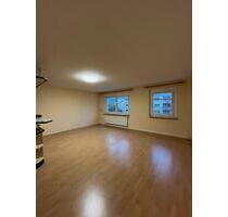 Helle 4-Zimmer-Wohnung mit Stellplatz, EBK und 2 Balkonen - Weimar Ehringsdorf