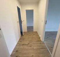 Frisch saniert in bester Lage – Stilvolle Wohnung mit Balkon - Chemnitz Ebersdorf