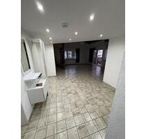 Helle 3,5-Zimmer Maisonette-Wohnung mit Balkon und Garage in Welz - Welzheim