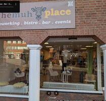 Ladenfläche in frequentierter Fußgängerzone - Oldenburg in Holstein