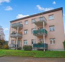 Gemütliche 2 Raum DG-Whg. mit Balkon, Tageslichtbad und großem Wohn-Essbereich in L-Oberfrohna - Limbach-Oberfrohna