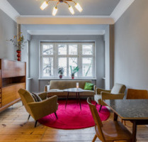 Bezugsfreie 2-Zi-Altbauwohnung mit Balkon & Erker – möbliert - Berlin Neukölln