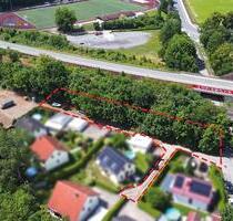 Unbebautes Grundstück mit Privatstraße - angrenzend an Wohnsiedlung - Werdau