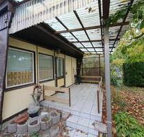 Kleingarten mit Laube und überdachter Terrasse - Sandersdorf-Brehna
