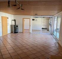 Große 2 Zimmer Wohnung in Urbar.