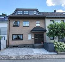 Zweifamilienhaus. - 420.000,00 EUR Kaufpreis, ca.  212,00 m² in Kreuzau (PLZ: 52372)