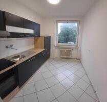 frisch renovierte 3 ZKB Wohnung mit neuer Küchenzeile und Balkon - Emden
