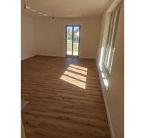 Raus aus Berlin, ab ins Grüne Mietwohnung 4 Räume Erstbezug OG