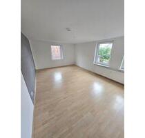 Entdecken Sie diese modernisierte 5-Zimmer-Wohnung im charmanten Amelinghausen, die optimalen Wohnkomfort und eine durchdachte Raumaufteilung bietet. Die Wohnung befindet sich im ersten...