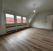 Helle Renovierte 2-Zimmerwohnung mit Balkon - Bremen Blumenthal