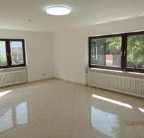 3 Zimmer, Küche, 2 Bäder, teilüberdachte Terrasse sowie ein Parkplatz - Nieder-Olm