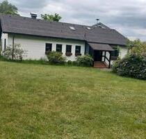 Bungalow mit Doppelgarage und großen Garten - Steinbach am Wald