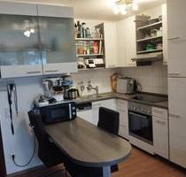 Zwischenmiete: Möblierte 2-Zimmer-Wohnung mit Balkon, Stellplatz - Heddesheim