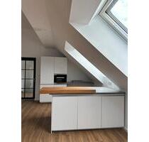 Dachgeschosswohnung Neubau m. Einbauküche + Balkon - Mainhausen