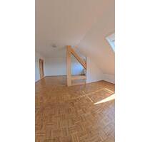 Dachgeschosswohnung zu vermieten mit Panoramablick - Balingen