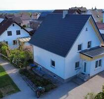 Erstbezug nach Renovierung Zweifamilienhaus in Leonberg, Maxhütte-Haidhof