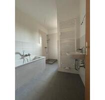 Attraktive 3-Raum-Wohnung mit Dusche, Badewanne & Gartennutzung – ab sofort verfügbar! - Döbeln