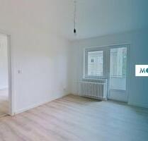 ERSTBEZUG NACH SANIERUNG: Gemütliche 2-Zimmer-Erdgeschosswohnung mit Balkon - Bielefeld Brackwede