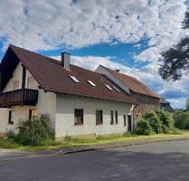 Wohnhaus mit ehem. Hofstelle - 465.000,00 EUR Kaufpreis, ca.  133,00 m² in Püchersreuth (PLZ: 92715) Ilsenbach