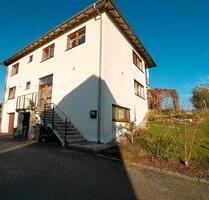 Zweifamilienwohnhaus mit Garten - Mähring