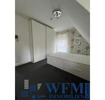 Schönes Zimmer für Azubinen u. Studentinnen 5´er WG im Einfamilienhaus - Neumünster Brachenfeld/Ruthenberg