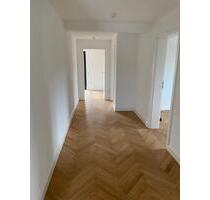 Moderne 4,5 Zi.- Wohnung mit 40 qm Dachterrasse - Nürtingen