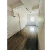 IMMO LOVE Mering- KosmetikLaserWimpernNägelMassage Raum mit ca 35qm im Friseursalon!