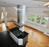 Traumhaftes Dachgeschoss mit Dachterrasse in Stadtvilla! - Hamburg Harburg