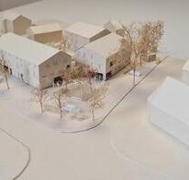Neubau Erstvermietung! Attraktive Ladenflächen in belebter Ortskernlage von Pliening.