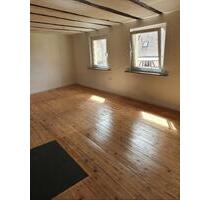 Helle 3-Zimmer-Wohnung im Zweifamilienhaus mit Terrasse & Kaminof - Großostheim