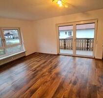 -Zimmer-Wohnung mit Balkon, Keller & 2 Stellplätzen in Bodenmais