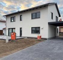 NEU: Modernes EFH in Burglengenfeld - Erstbezug!