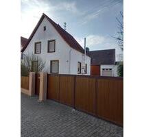 Einfamilienhaus mit großem Grundstück (bzw. separatem Bauplatz) - Römerberg