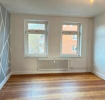 Altbauwohnung mit zwei Balkonen - Kiel Neumühlen-Dietrichsdorf