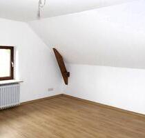 Großzügige, neuwertig sanierte 3 ZKB + 25m² Nutzfl. + Stellplatz, im 2. OG eines alten Bauernhauses - Witten Herbede
