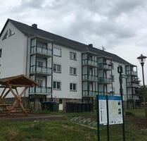 Charmante 3-Zimmer-Wohnung mit Südbalkon (optional mit Küche) - Altenburg