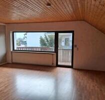 3 Zimmer Dachgeschosswohnung - 1.350,00 EUR Kaltmiete, ca.  90,00 m² in Trebur (PLZ: 65468)