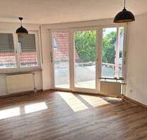 2-Zimmer-Wohnung mit Blkon, EBK, Stellplatz nähe S-Bahn Ditzingen