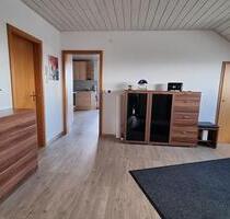 DG-Wohnung in gepflegtem Zweifamilienhaus mit Balkon und Garage - Roggenburg