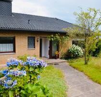 Einfamilienhaus mit Seeblick - 369.000,00 EUR Kaufpreis, in Geestland (PLZ: 27624) Bad Bederkesa