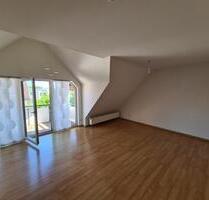 Helle Dachgeschoss Wohnung in Hanau- Mittelbuchen