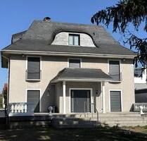 Frankfurt-Maintal Erstbezug! Sanierte freistehende Luxusvilla