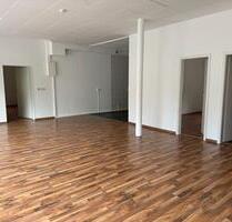 Vermiete 4-Zimmer-EG 125 m² WohnungBüroPraxisräume in Windach