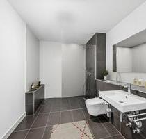 Attraktive 3-Zimmer-Wohnung mit zwei Loggien und EBK - Berlin Mitte