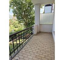 In Waldrandnähe - schöne Altbauwohnung mit Wintergarten, Balkon und Stellplatz - Eisenach