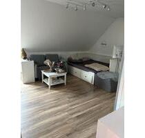 Moderne freundliche 4 Zimmer-Wohnung mit Balkon in Leiferde