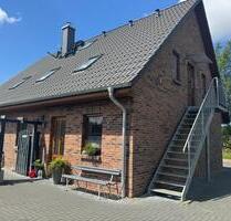 Modernes Zweifamilienhaus mit großen Gärten nahe Bergen auf Rügen