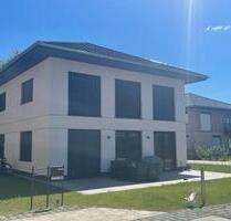 Exclusive 4 Raumwohnung mit Garten in einer Villa 