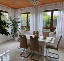 Bungalow mit Doppelgarage und Pool - Meißenheim
